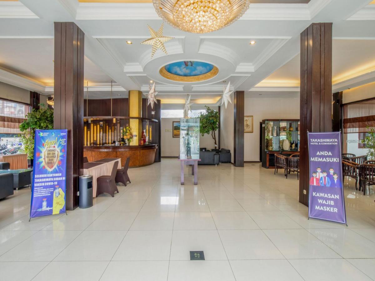 Takashimaya Hotel & Convention Лембанг Экстерьер фото