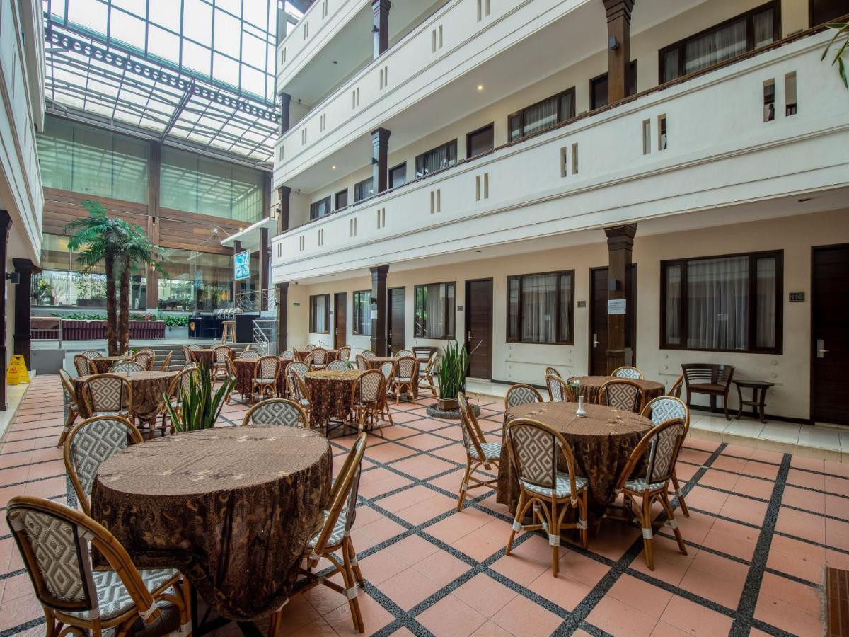 Takashimaya Hotel & Convention Лембанг Экстерьер фото