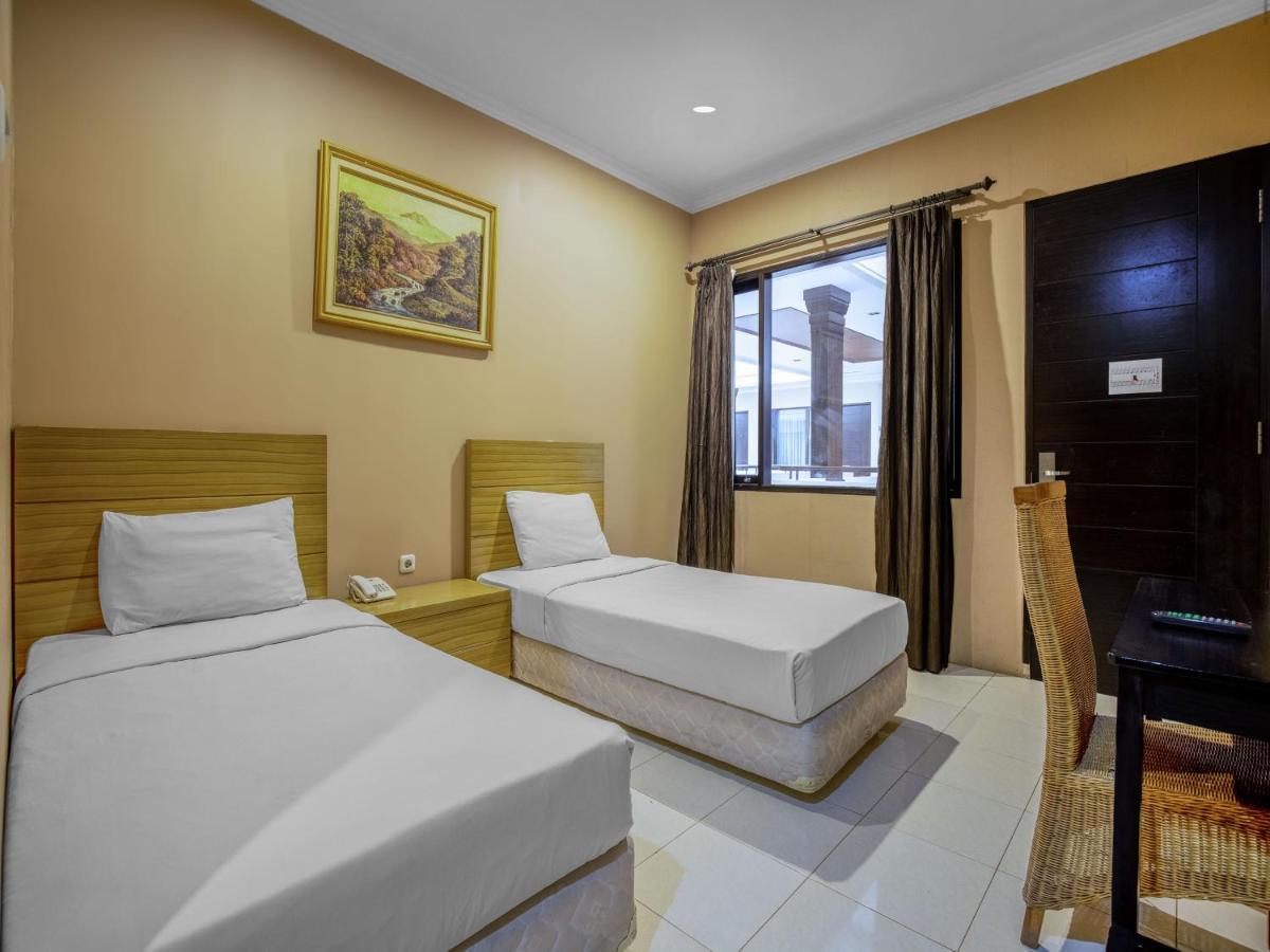 Takashimaya Hotel & Convention Лембанг Номер фото