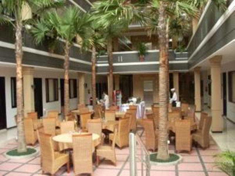 Takashimaya Hotel & Convention Лембанг Экстерьер фото